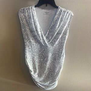 MOTHERHOOD maternity top V neck cap sleeve floral dotted print blk wht SMALL